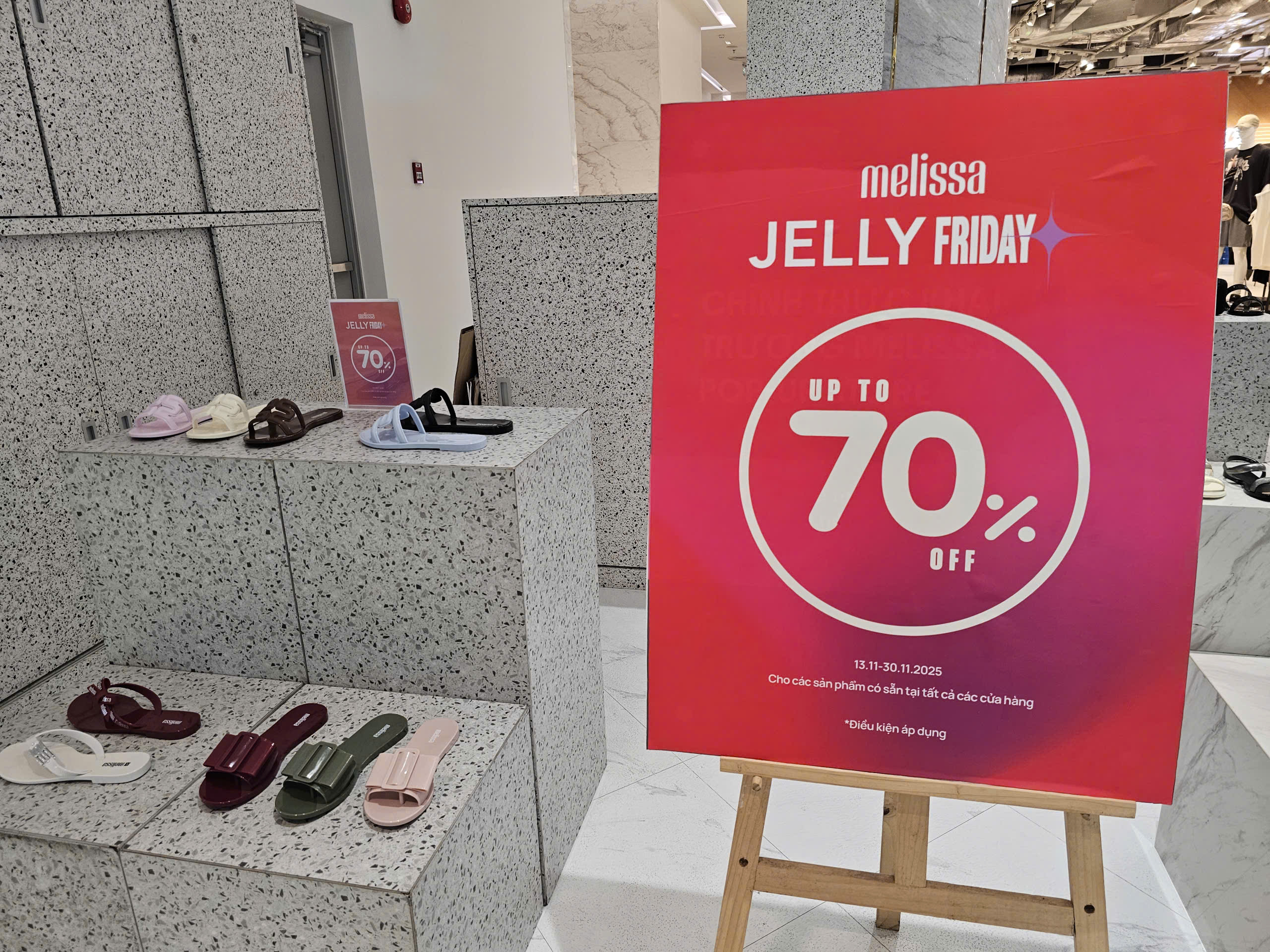 Khám phá Black Friday 2025: Giảm giá sốc từ 50 - 70 % tại TP HCM - Ảnh 10.