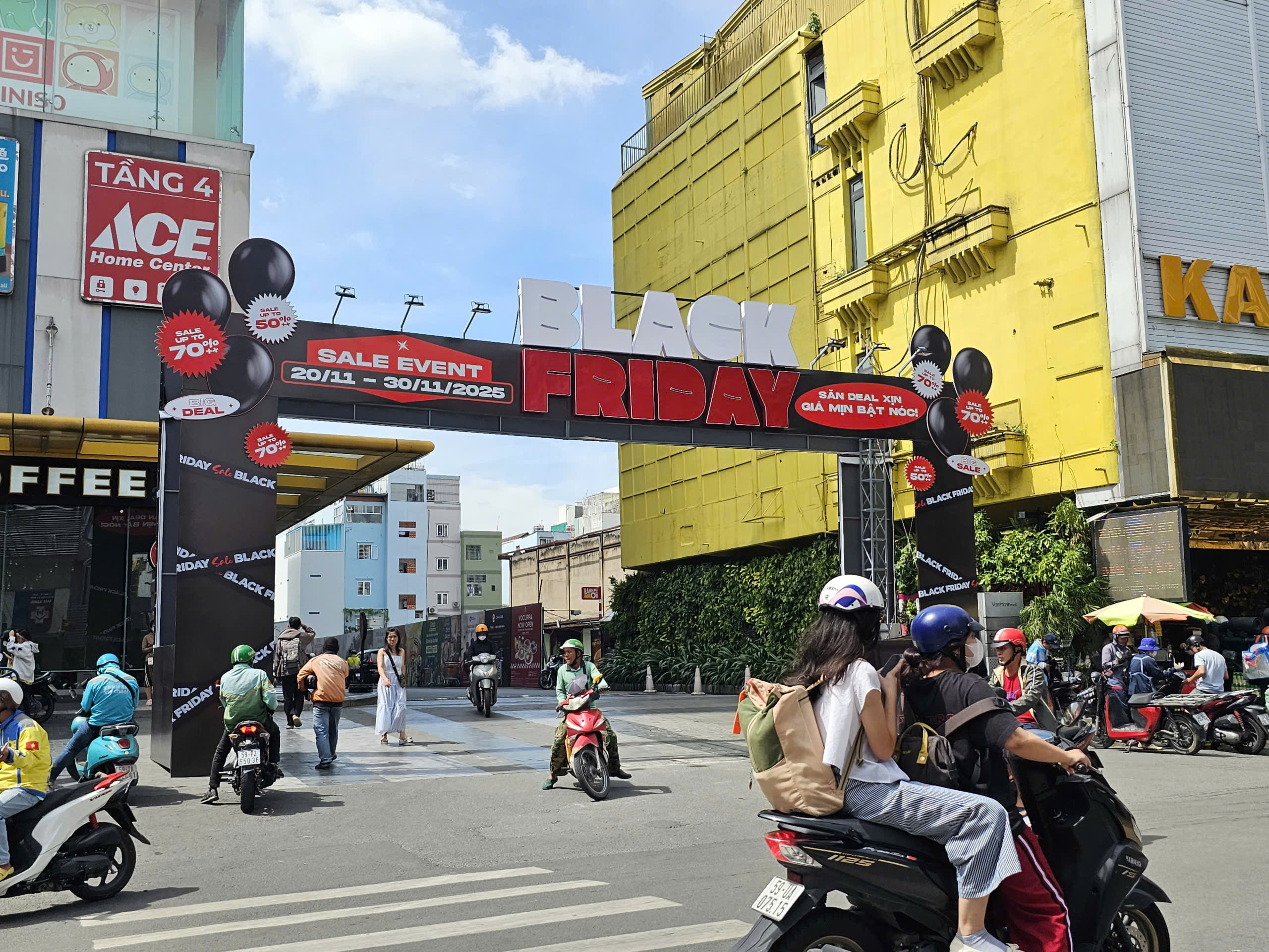Khám phá Black Friday 2025: Giảm giá sốc từ 50 - 70 % tại TP HCM - Ảnh 12. Khám phá Black Friday 2025: Giảm giá sốc từ 50 - 70 % tại TP HCM - Ảnh 12.