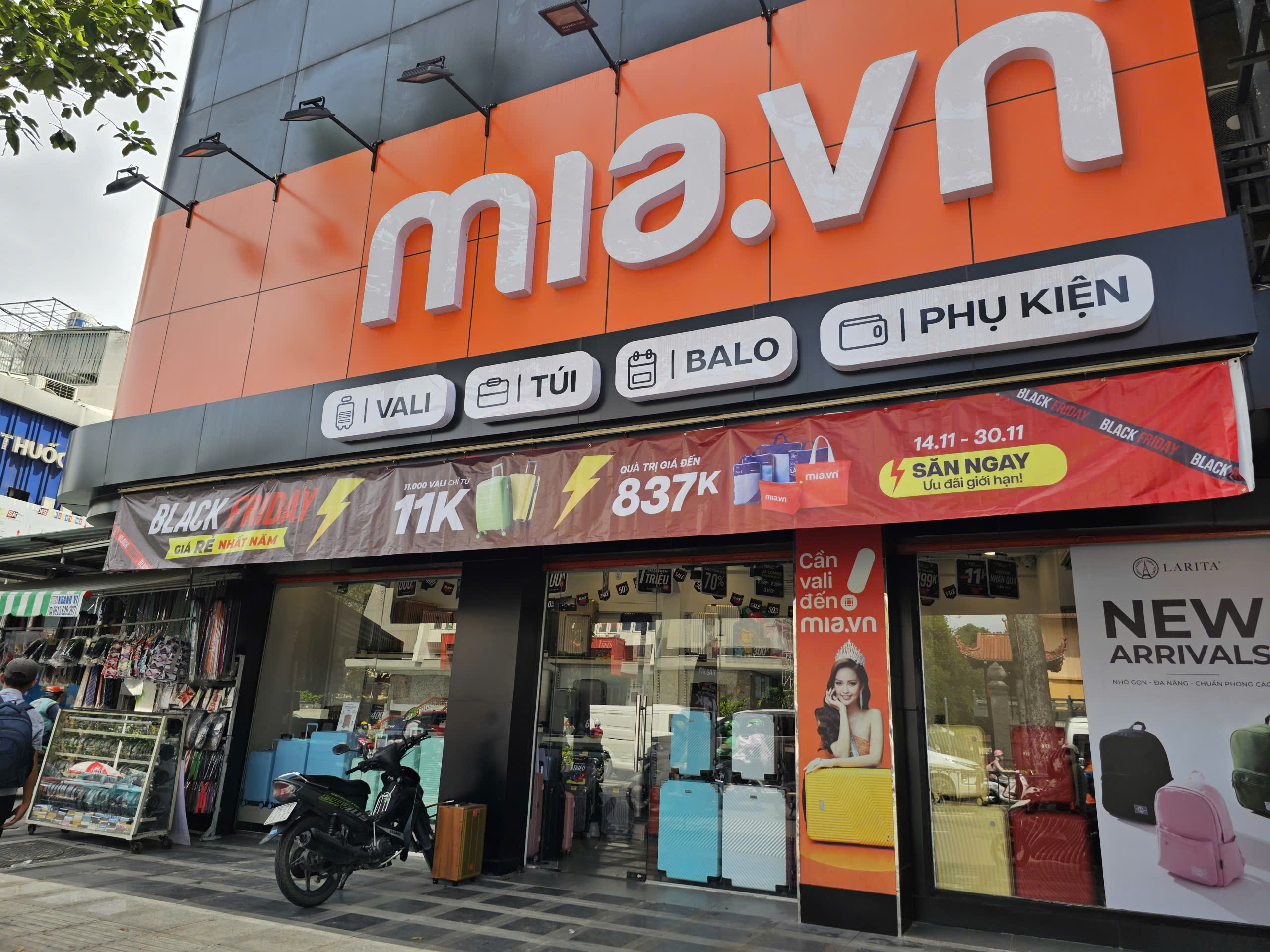 Khám phá Black Friday 2025: Giảm giá sốc từ 50 - 70 % tại TP HCM - Ảnh 16. Khám phá Black Friday 2025: Giảm giá sốc từ 50 - 70 % tại TP HCM - Ảnh 16.