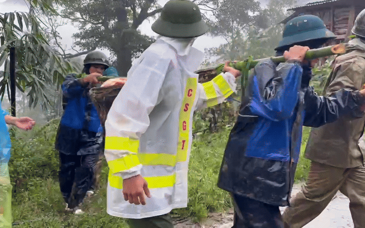 Phạt 3 thanh niên đăng ảnh “nhạy cảm” của người khác lên nhóm Zalo - Ảnh 4. Phạt 3 thanh niên đăng ảnh “nhạy cảm” của người khác lên nhóm Zalo - Ảnh 4.