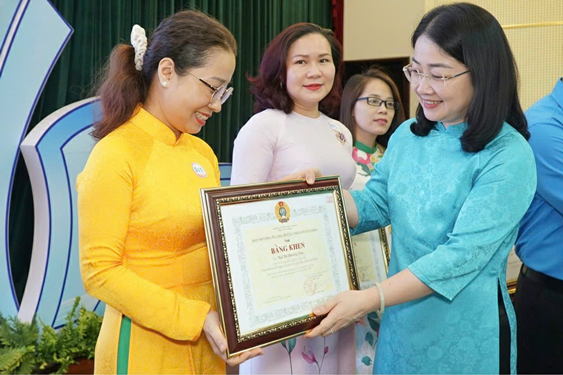 Đồng hành, hết lòng với người lao động - Ảnh 1. Đồng hành, hết lòng với người lao động - Ảnh 1.