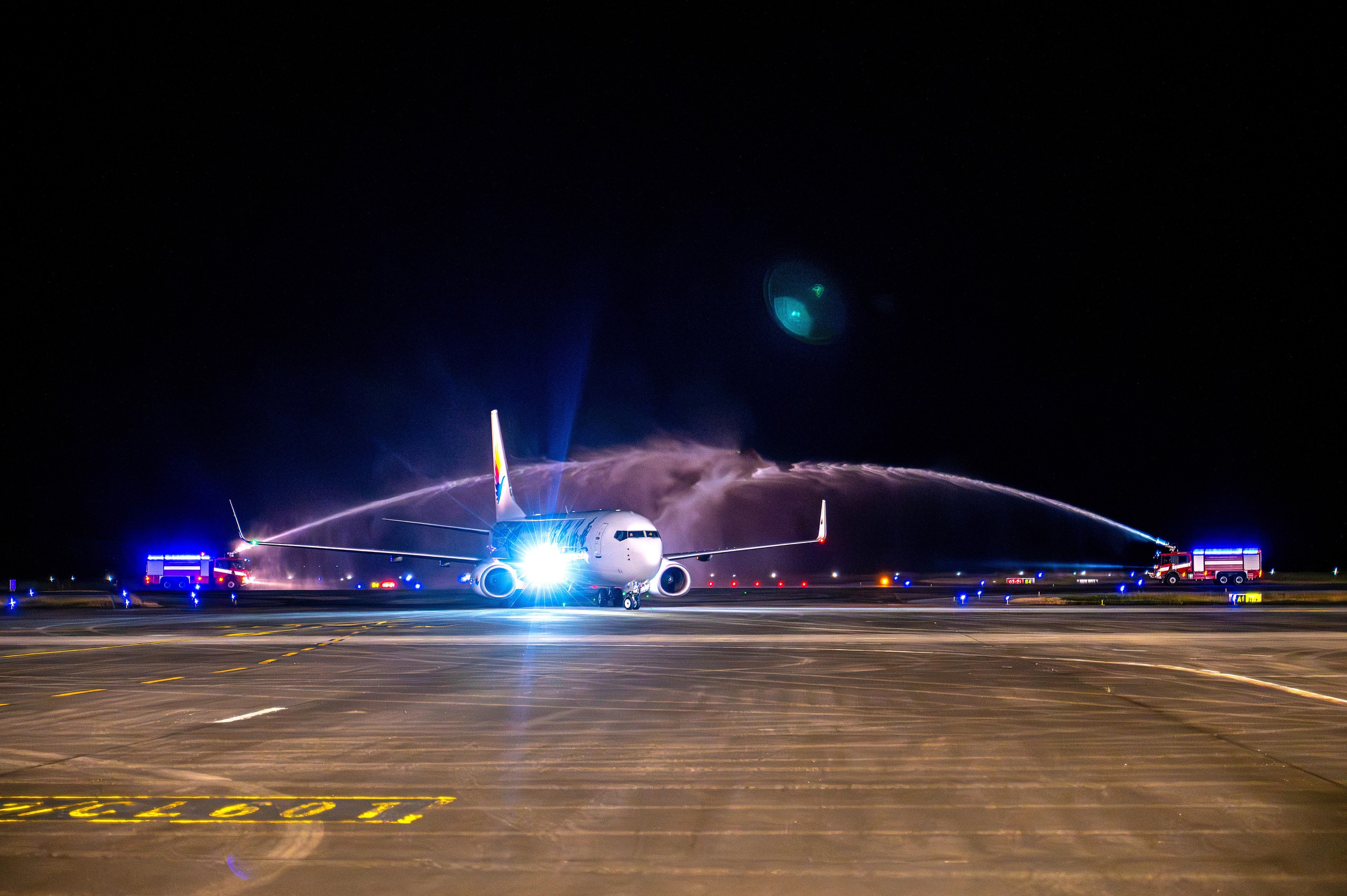 Khai thác chuyến bay charter Thâm Quyến - Vân Đồn từ ngày 1-11 - Ảnh 1.