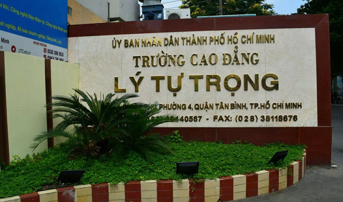 Vụ trường CĐ Lý Tự Trọng TP HCM: UBND TP HCM chỉ đạo rà soát lại - Ảnh 1.