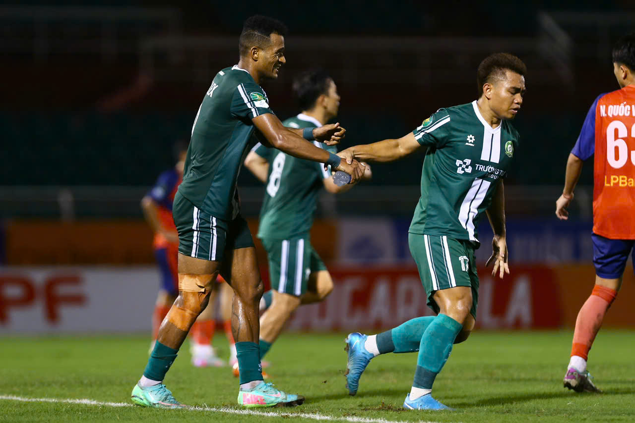 Đồng Nai ngược dòng kịch tính trước đội bét bảng - Ảnh 1.