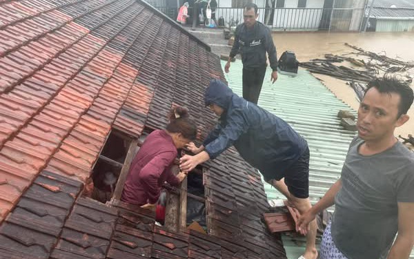 Đắk Lắk: Khẩn trương tuyên bố tình trạng khẩn cấp ở 34 xã, phường để ứng phó với mưa lũ - Ảnh 4.