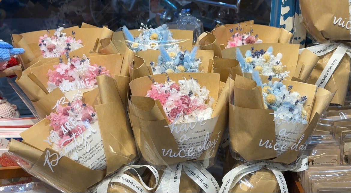 Hoa handmade trở thành xu hướng quà tặng mùa tri ân 20 - 11 - Ảnh 2. Hoa handmade trở thành xu hướng quà tặng mùa tri ân 20 - 11 - Ảnh 2.