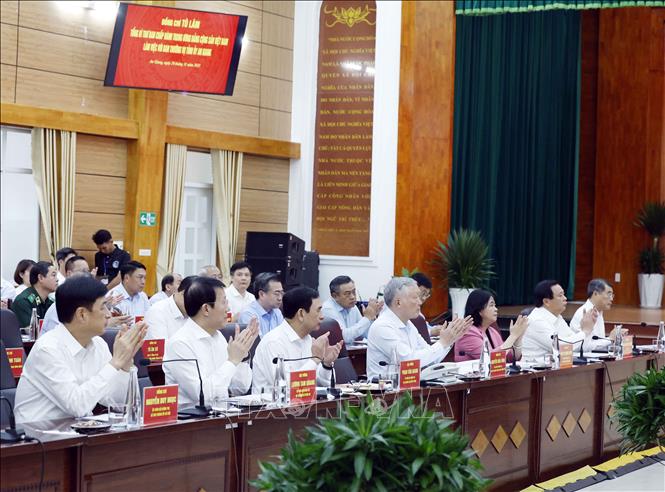 - Ảnh 3. - Ảnh 3.