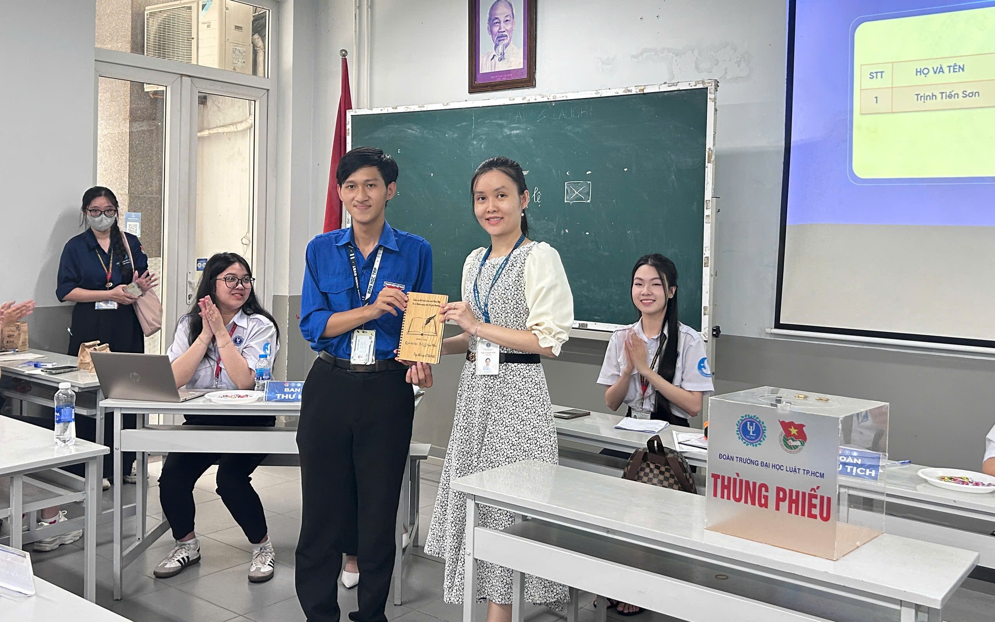 Liên hiệp các hội UNESCO thế giới vinh danh trường đại học dẫn đầu sứ mệnh giáo dục - Ảnh 3.