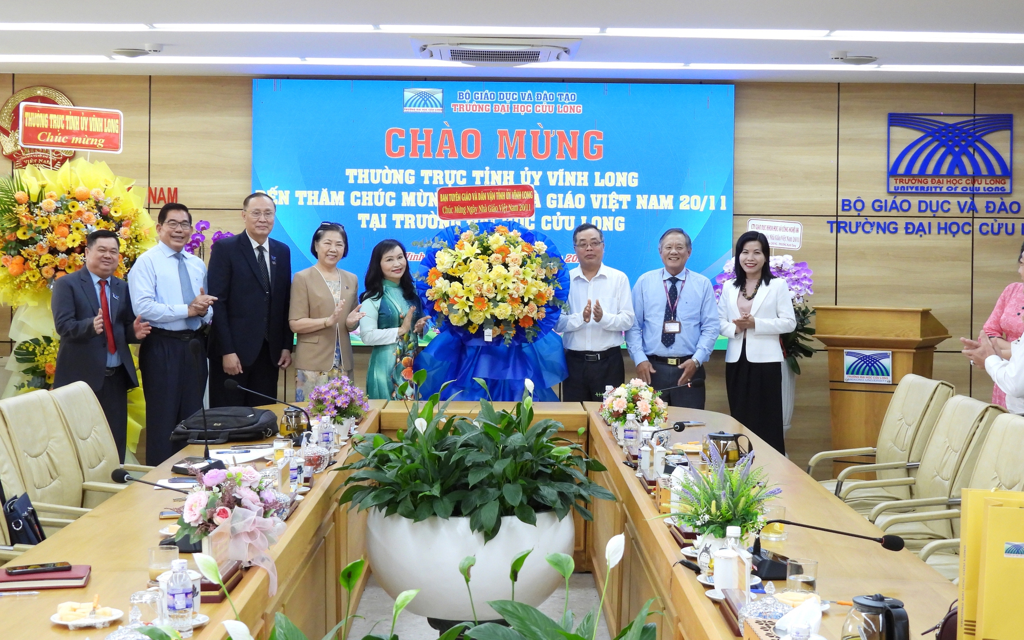 Diễn tập phòng cháy chữa cháy và cứu nạn cứu hộ tại Trường Đại học Cửu Long - Ảnh 2.