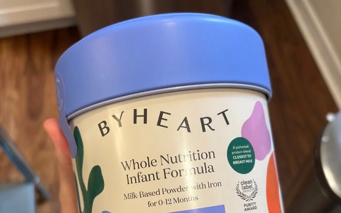 Sữa ByHeart Whole Nutrition bị cảnh báo vì nguy cơ ngộ độc botulinum - Ảnh 1.