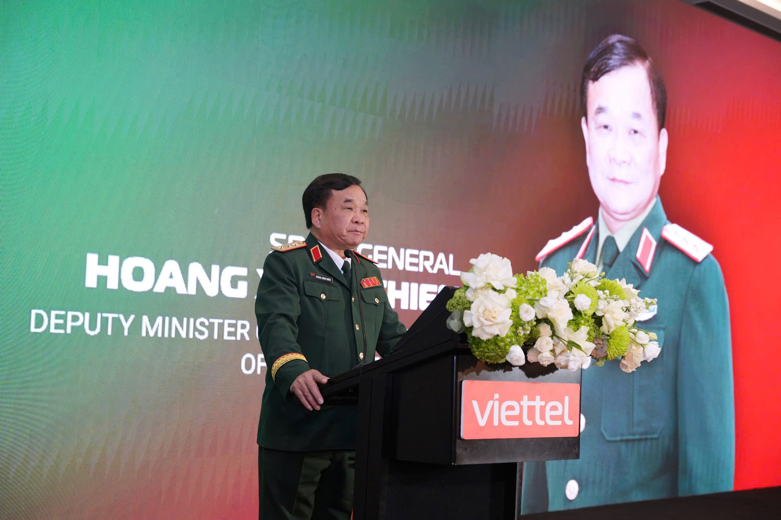 Thứ trưởng Bộ Quốc phòng Hoàng Xuân Chiến dự lễ khai trương Văn phòng đại diện Viettel tại UAE - Ảnh 2.