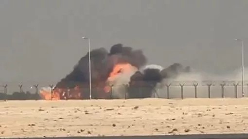 Tiêm kích Ấn Độ gặp tai nạn hãi hùng ở triển lãm Hàng không Dubai - Ảnh 1.