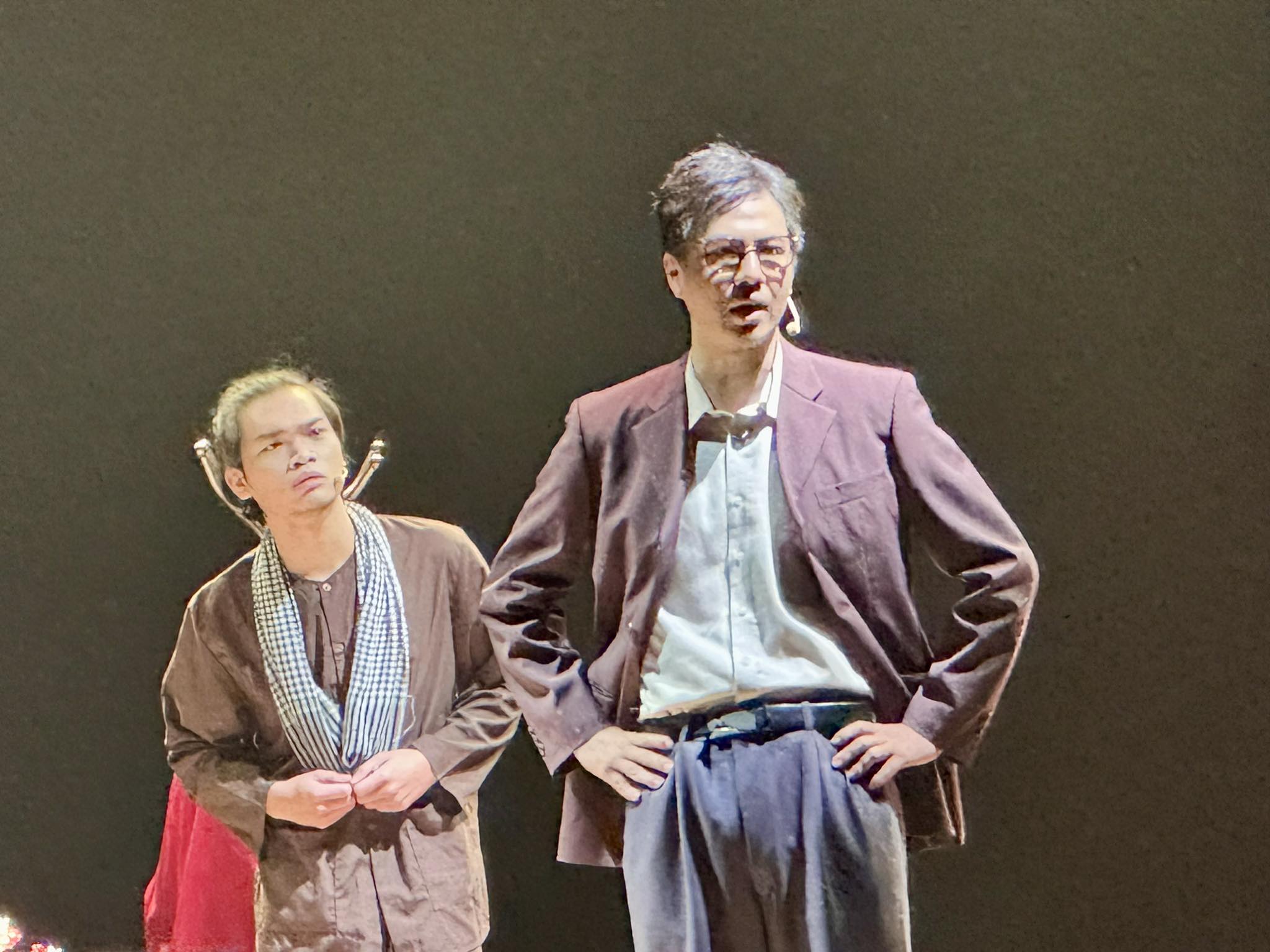 NSND Trần Lực kể chuyện "Ngày mai trời lại sáng" bằng ngôn ngữ thử nghiệm giàu cảm xúc - Ảnh 6.