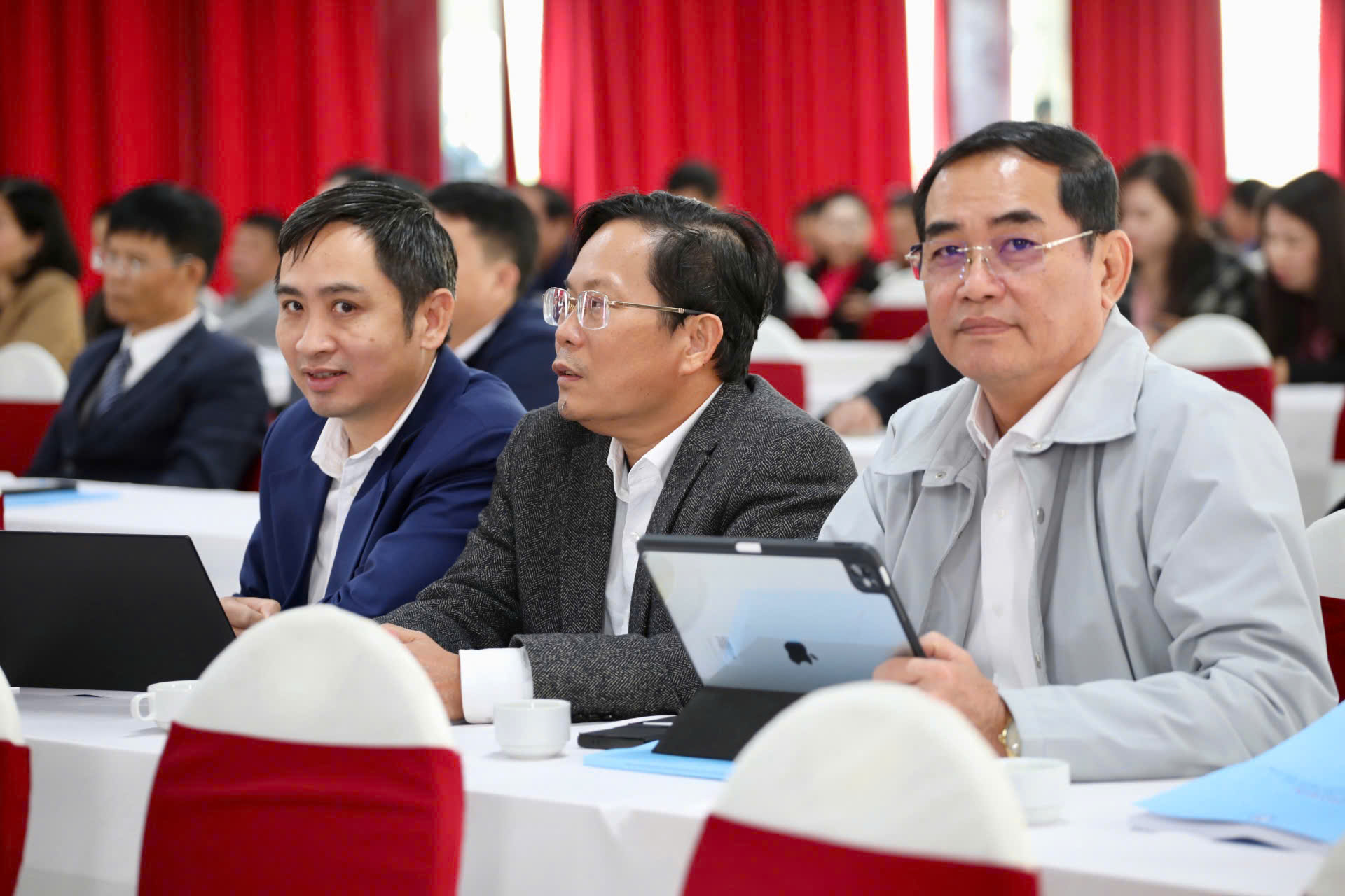 Nâng cao hiệu quả báo chí trong bối cảnh mới - Ảnh 2.