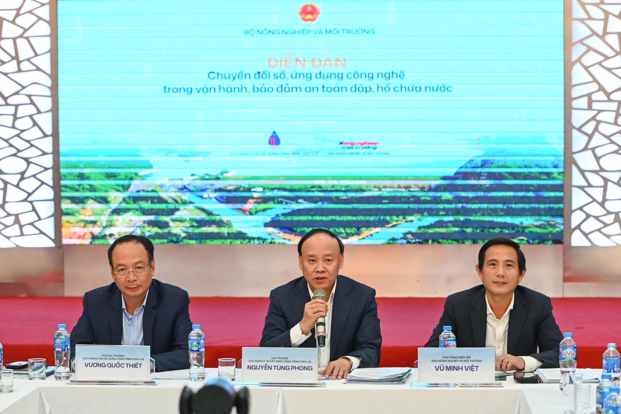 Mưa lũ bất thường và thách thức Quản lý hồ đập tại việt nam - Ảnh 1.