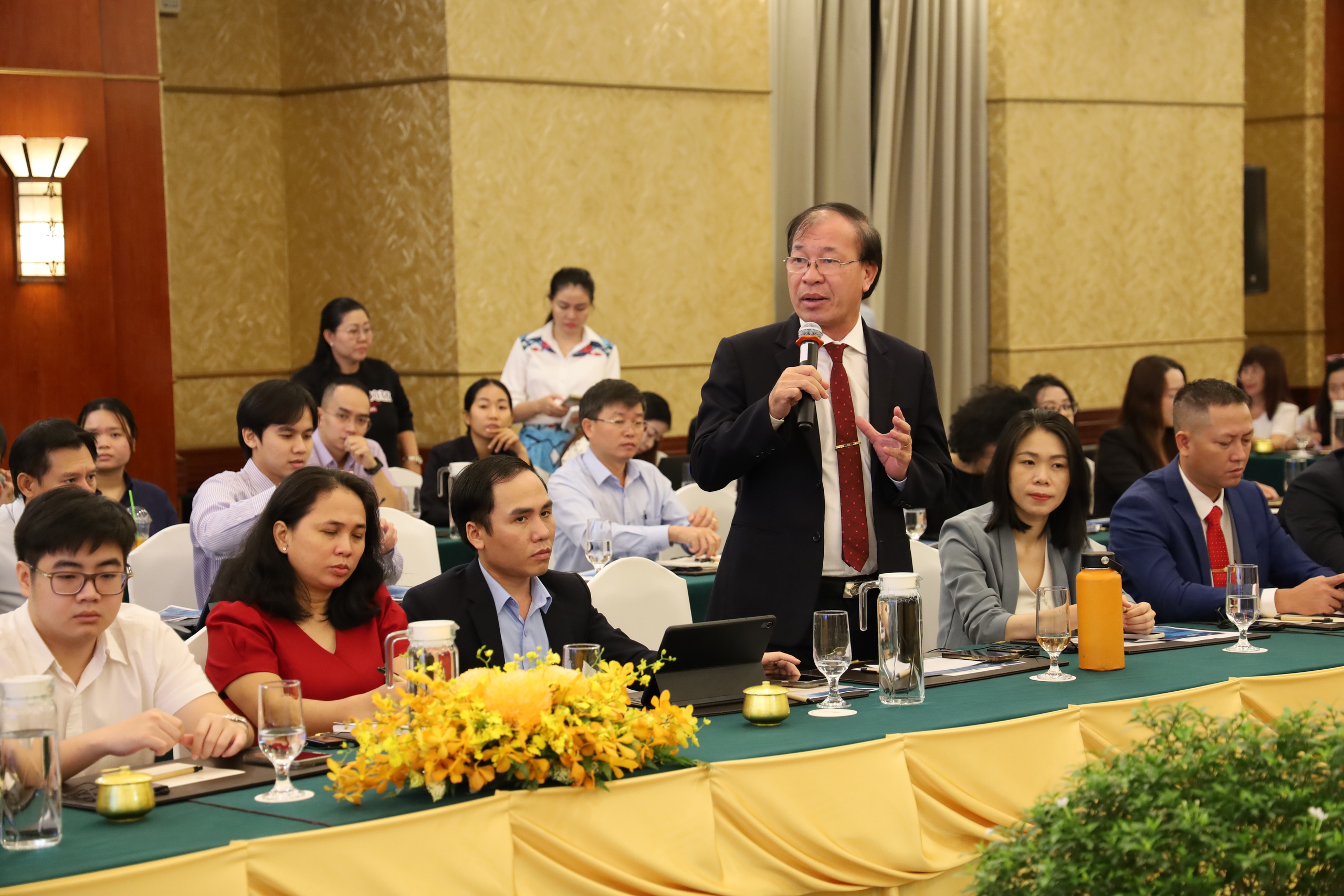  (NLĐO)- "Rừng" thủ tục pháp lý là những rào cản trong đầu tư hạ tầng kỹ thuật và bài toán nan giải về hạ tầng xã hội cho Khu công nghiệp phát triển. - Ảnh 2.