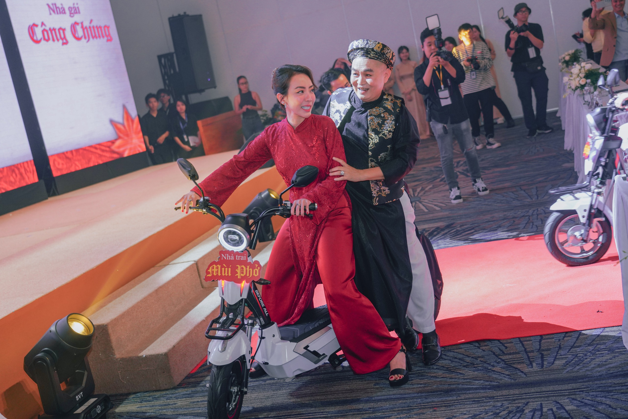 NSƯT Xuân Hinh "diễn như không" trong lần đầu kết hợp Thu Trang - Ảnh 1.