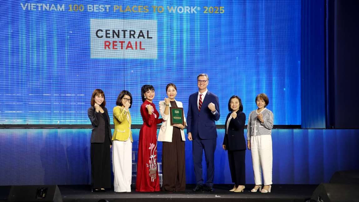 Central Retail nhận giải thưởng “Top 100 Nơi làm việc tốt nhất Việt Nam” 2025 - Ảnh 1.