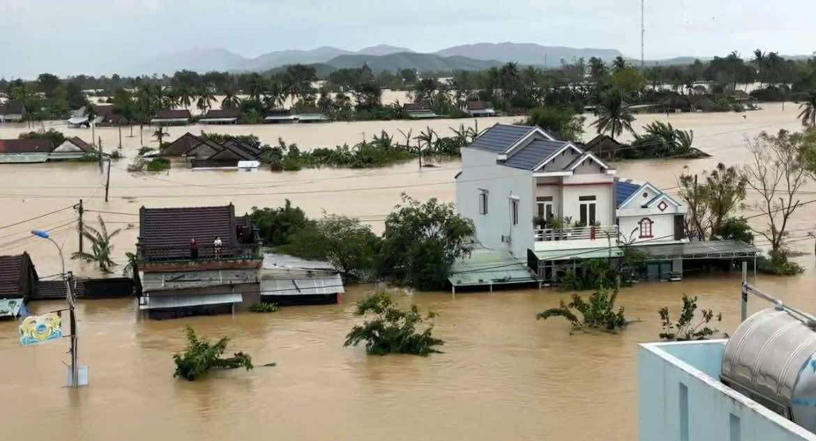 Đắk Lắk: Khẩn trương tuyên bố tình trạng khẩn cấp ở 34 xã, phường để ứng phó với mưa lũ - Ảnh 1.
