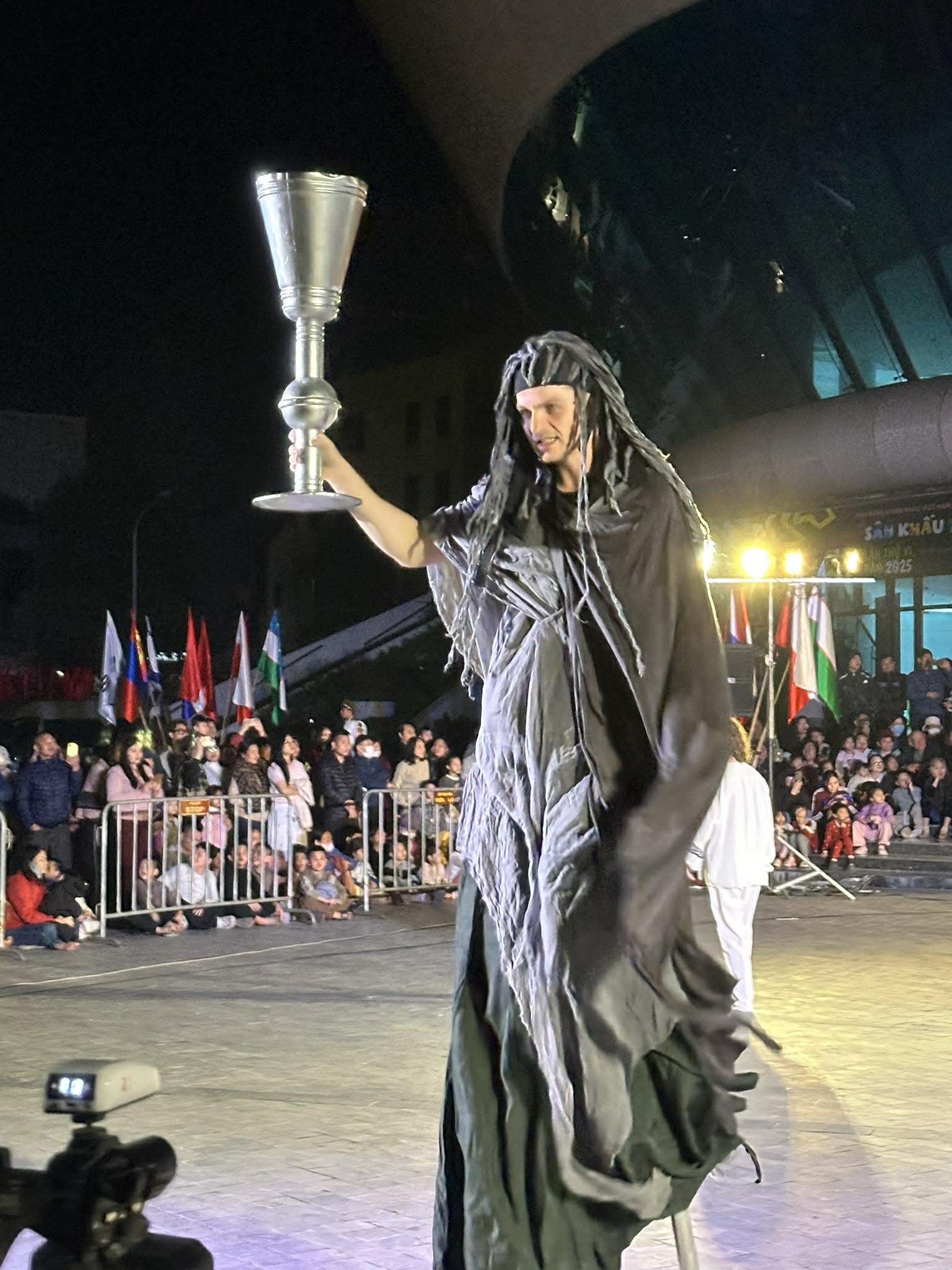 "Mối tình thi vị" – Khi sân khấu bước ra đường phố để chạm vào trái tim cộng đồng - Ảnh 2.