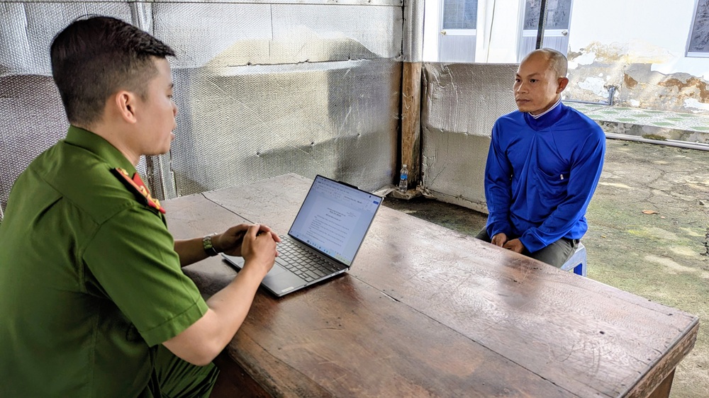 Bắt tạm giam kẻ hiếp dâm bé gái 7 tuổi sau khi dụ đi mua kem - Ảnh 2.