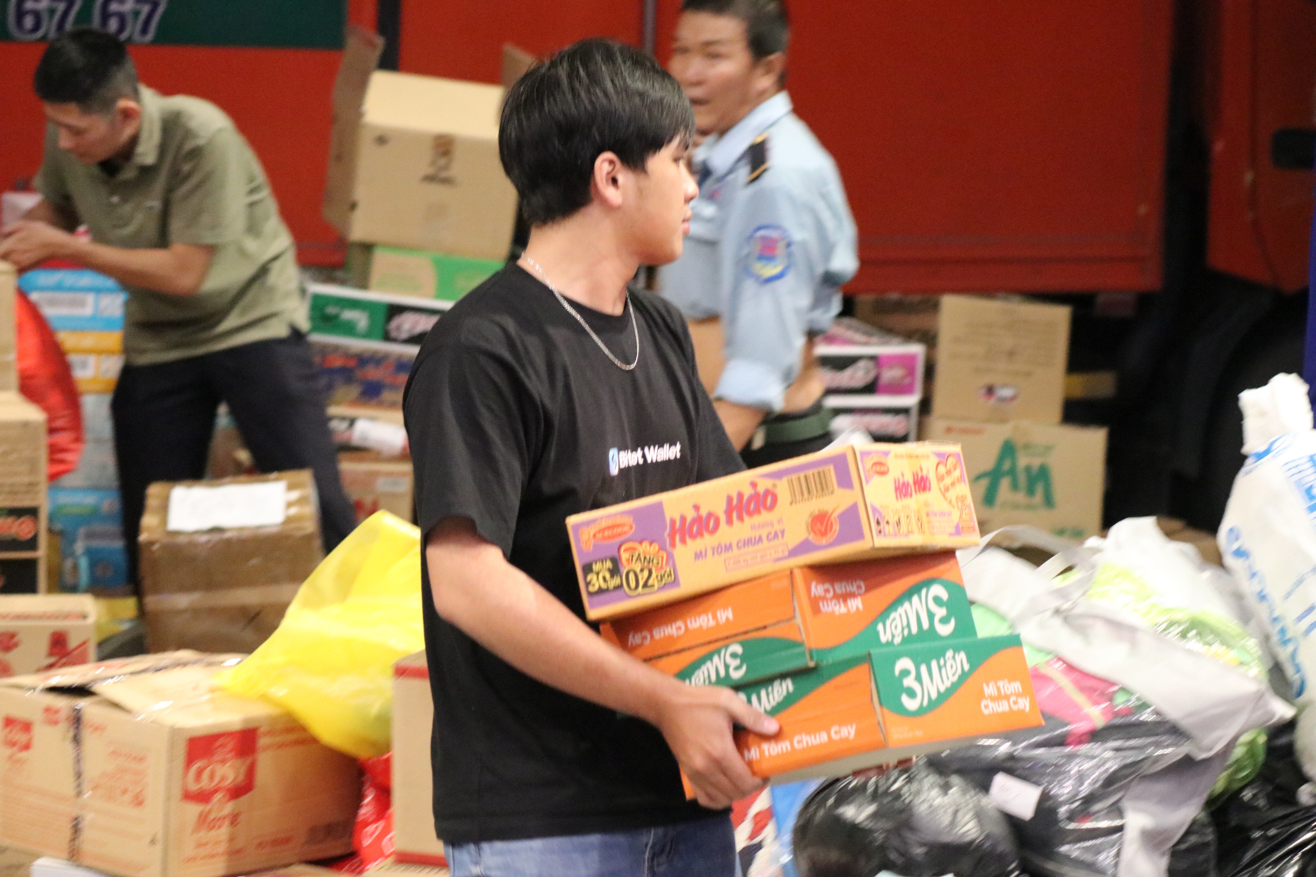 TPHCM không ngủ vì miền Trung thân yêu - Ảnh 17.