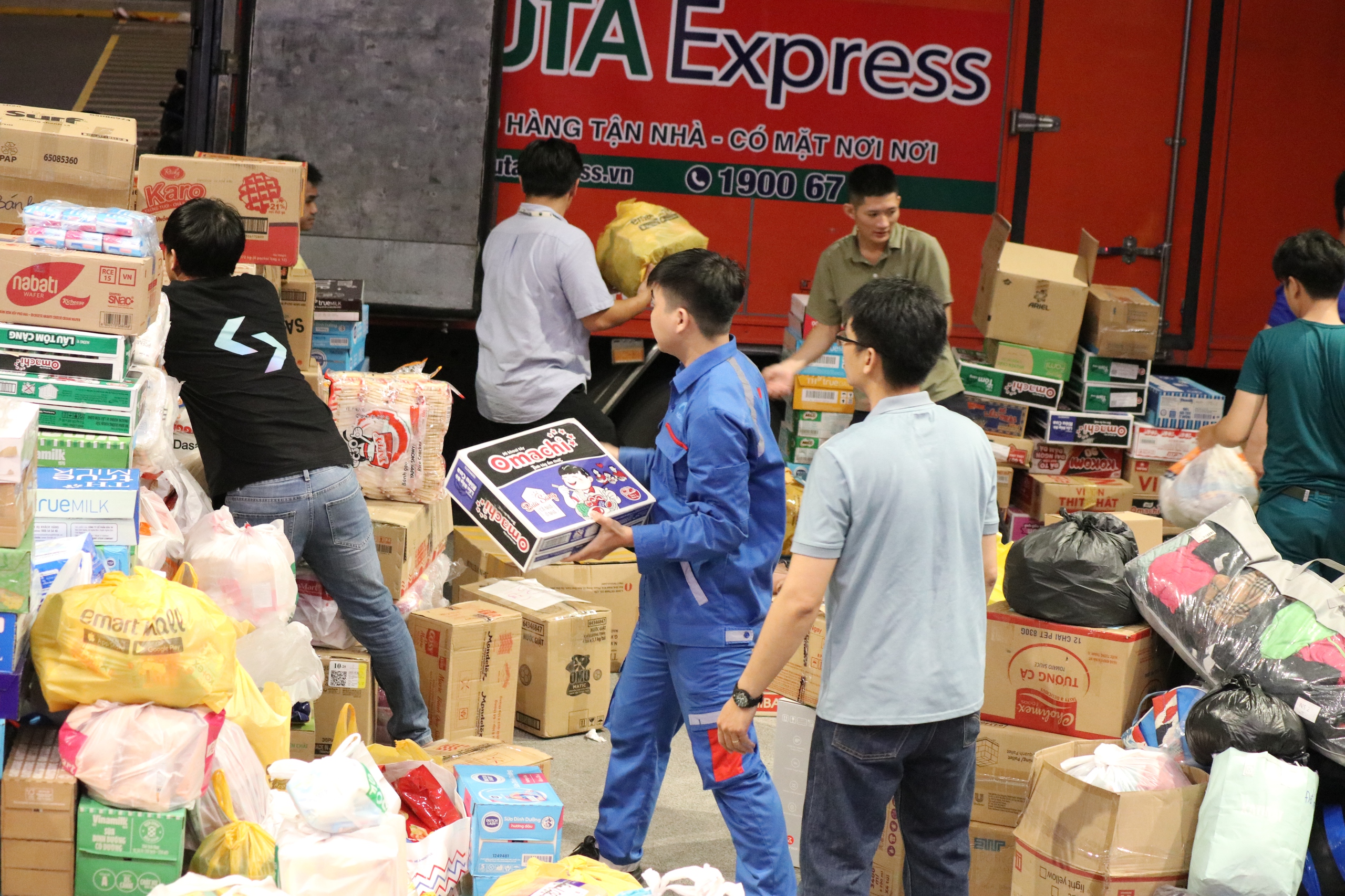 TPHCM không ngủ vì miền Trung thân yêu - Ảnh 5.