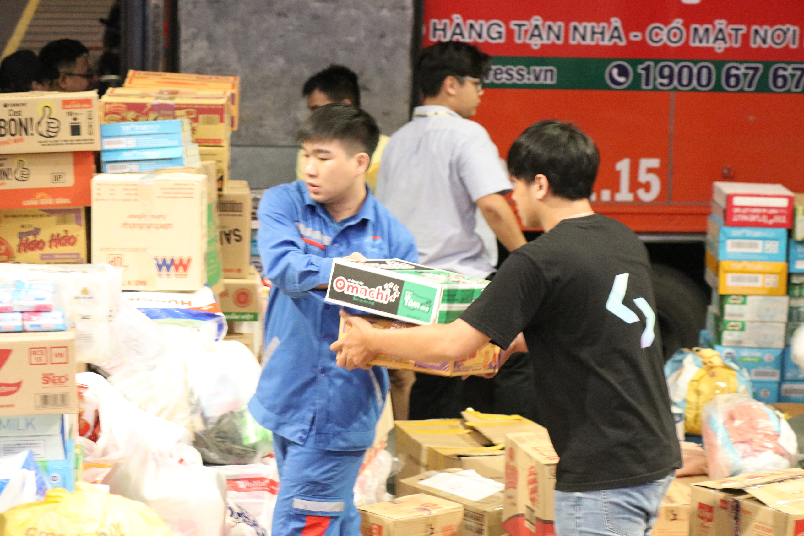 TPHCM không ngủ vì miền Trung thân yêu - Ảnh 14.