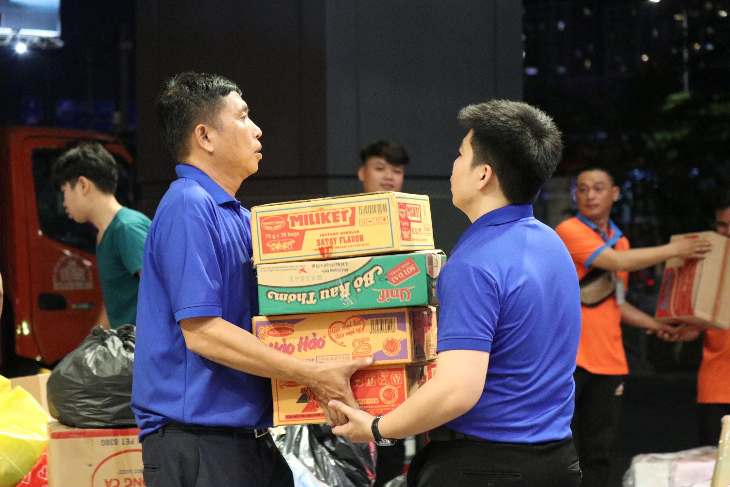 TPHCM không ngủ vì miền Trung thân yêu - Ảnh 6.