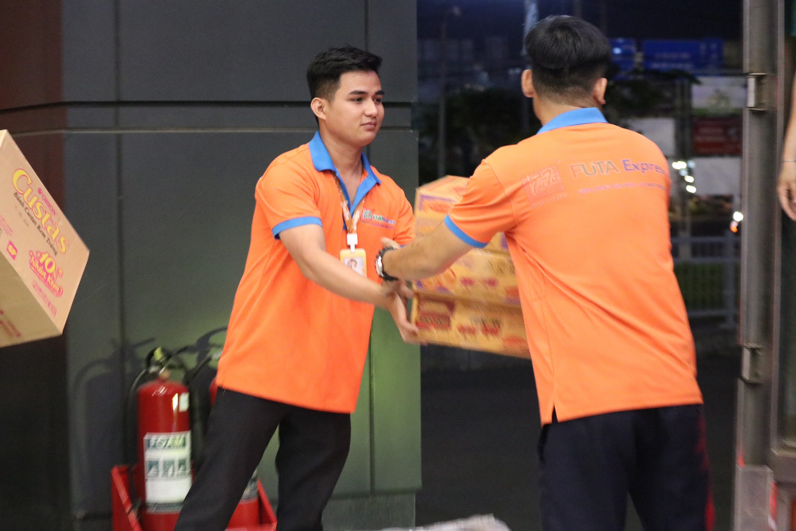 TPHCM không ngủ vì miền Trung thân yêu - Ảnh 10.