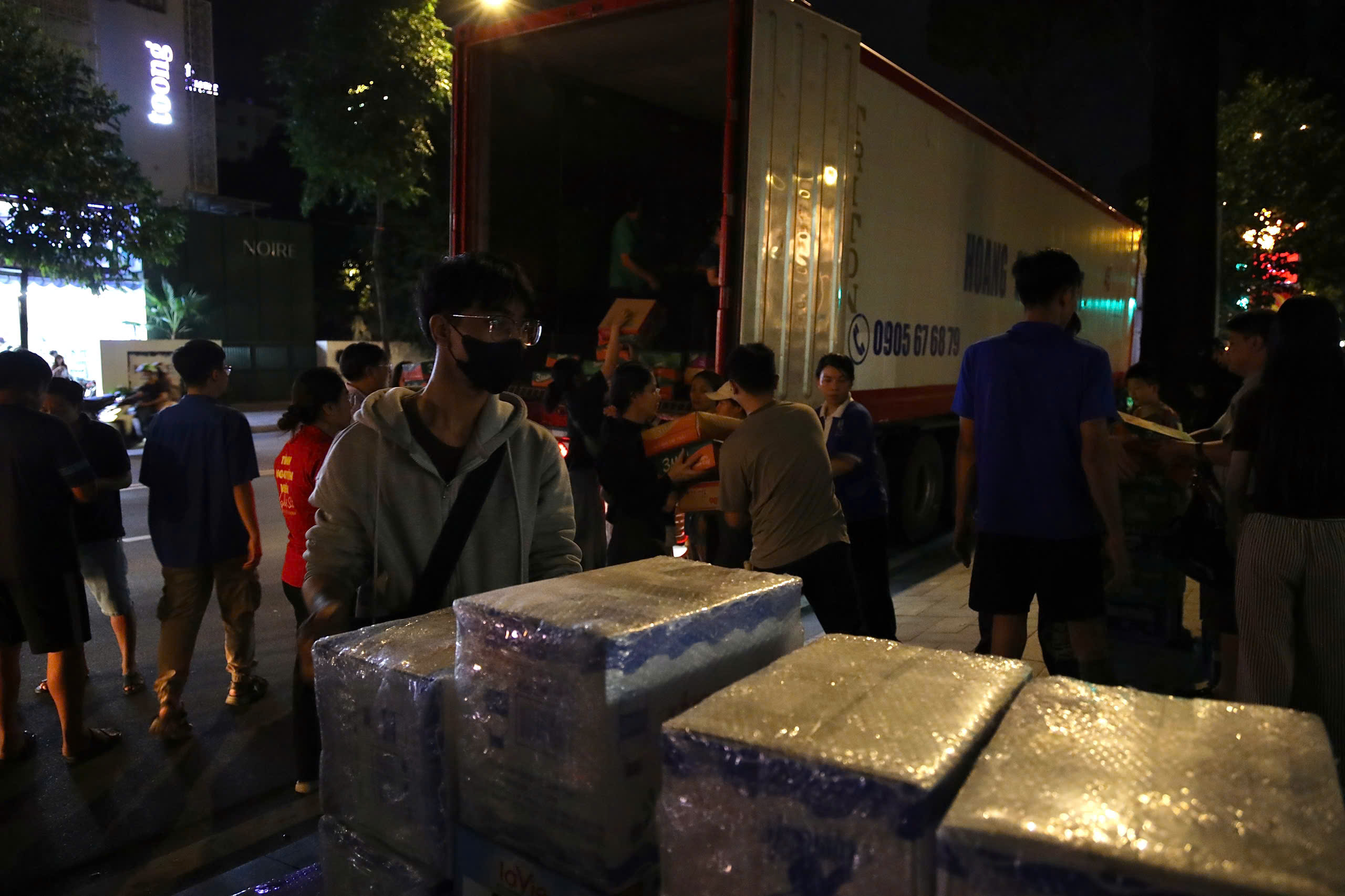 TPHCM không ngủ vì miền Trung thân yêu - Ảnh 24.