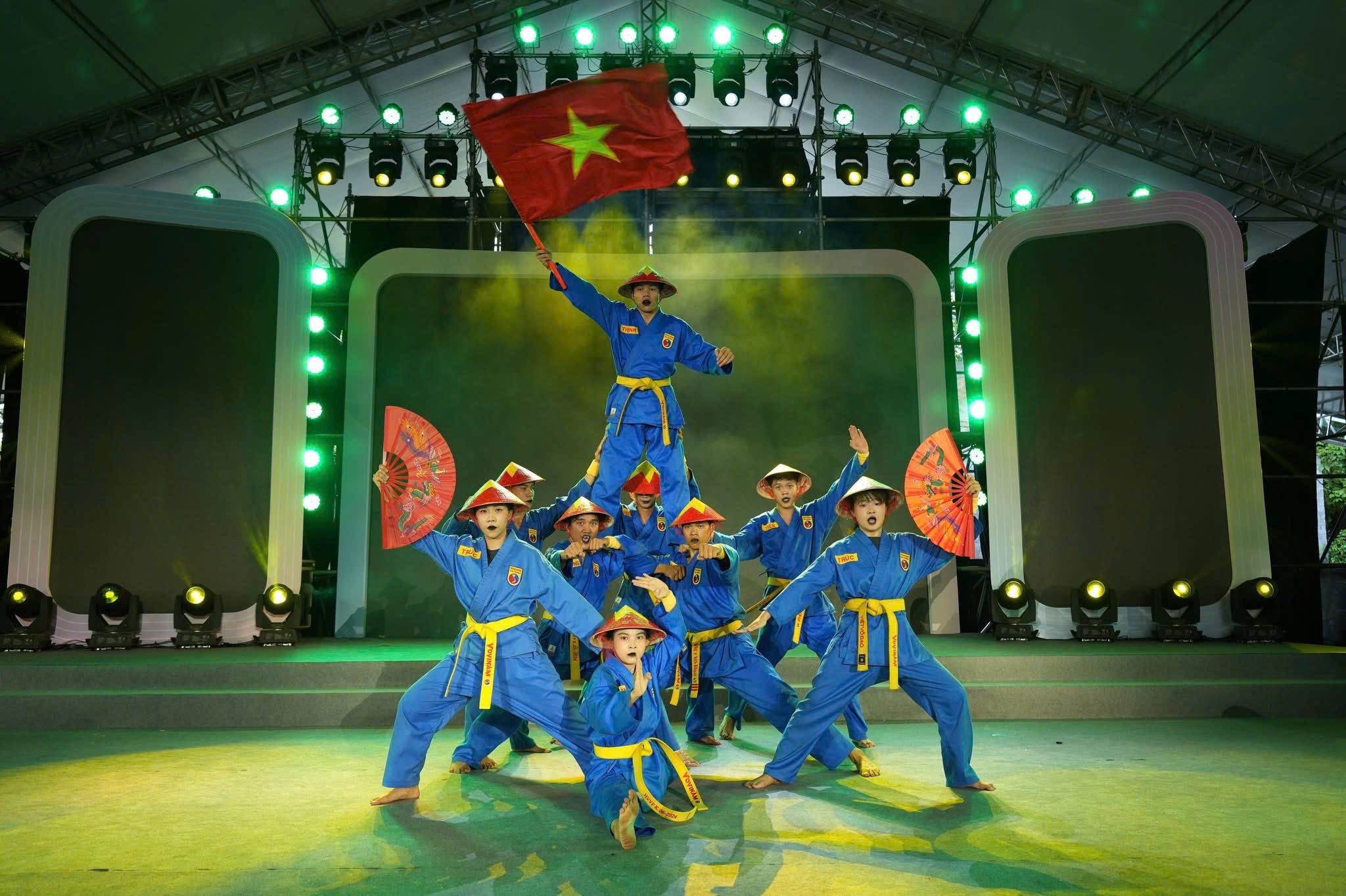 Liên hoan Võ thuật Quốc tế TP HCM 2025: Tôn vinh tinh thần thượng võ, lan tỏa thông điệp hòa bình - Ảnh 9.