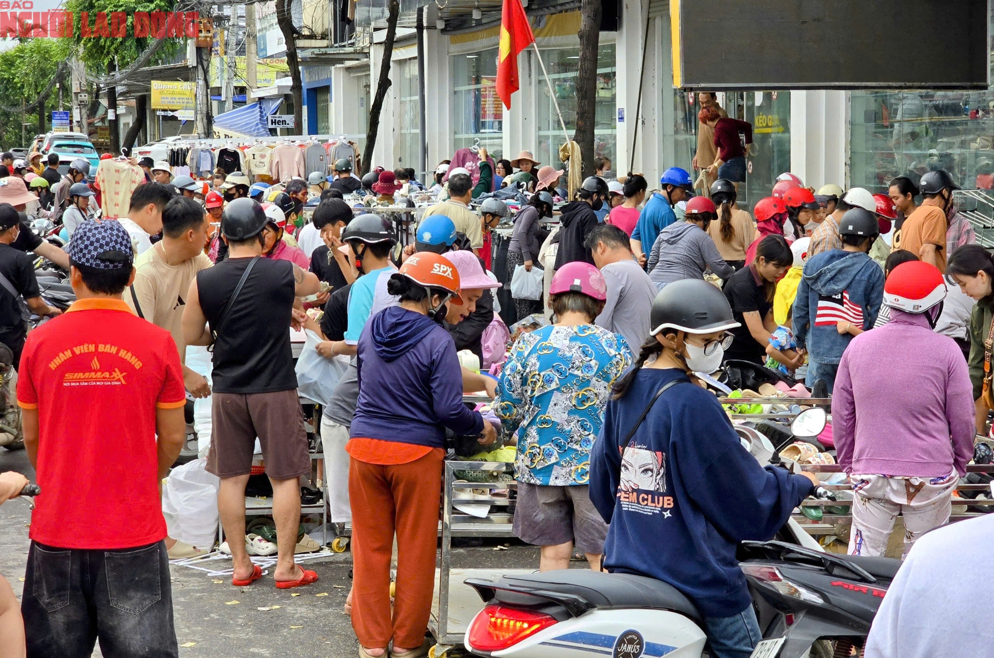 Nhiều tuyến đường Nha Trang còn "ngập" trong rác - Ảnh 12.