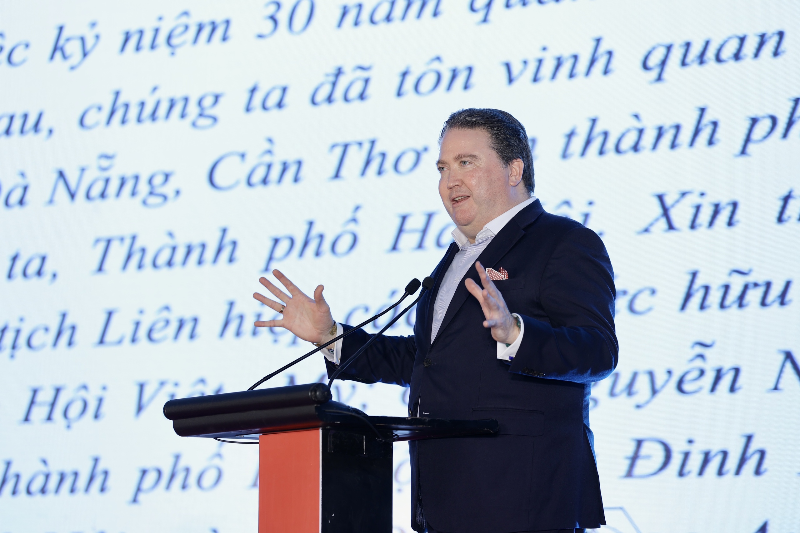 Tưng bừng giao lưu hữu nghị Việt Nam - Mỹ - Ảnh 3.