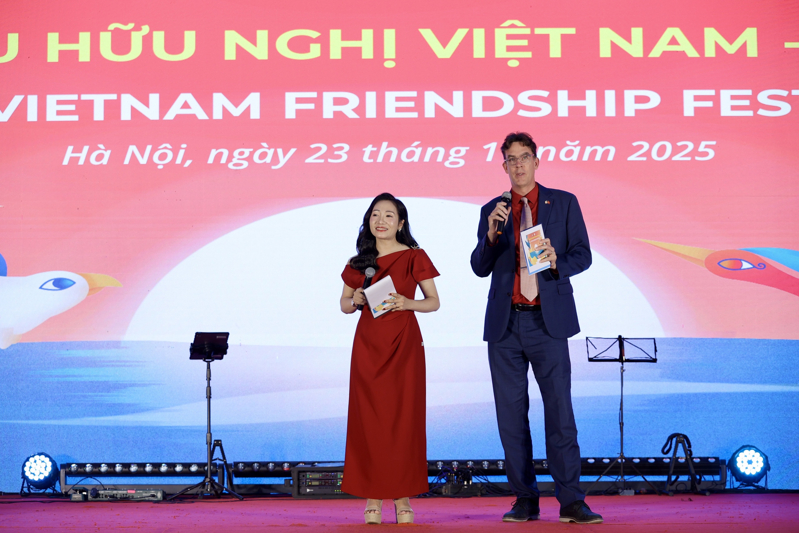 Tưng bừng giao lưu hữu nghị Việt Nam - Mỹ - Ảnh 20.