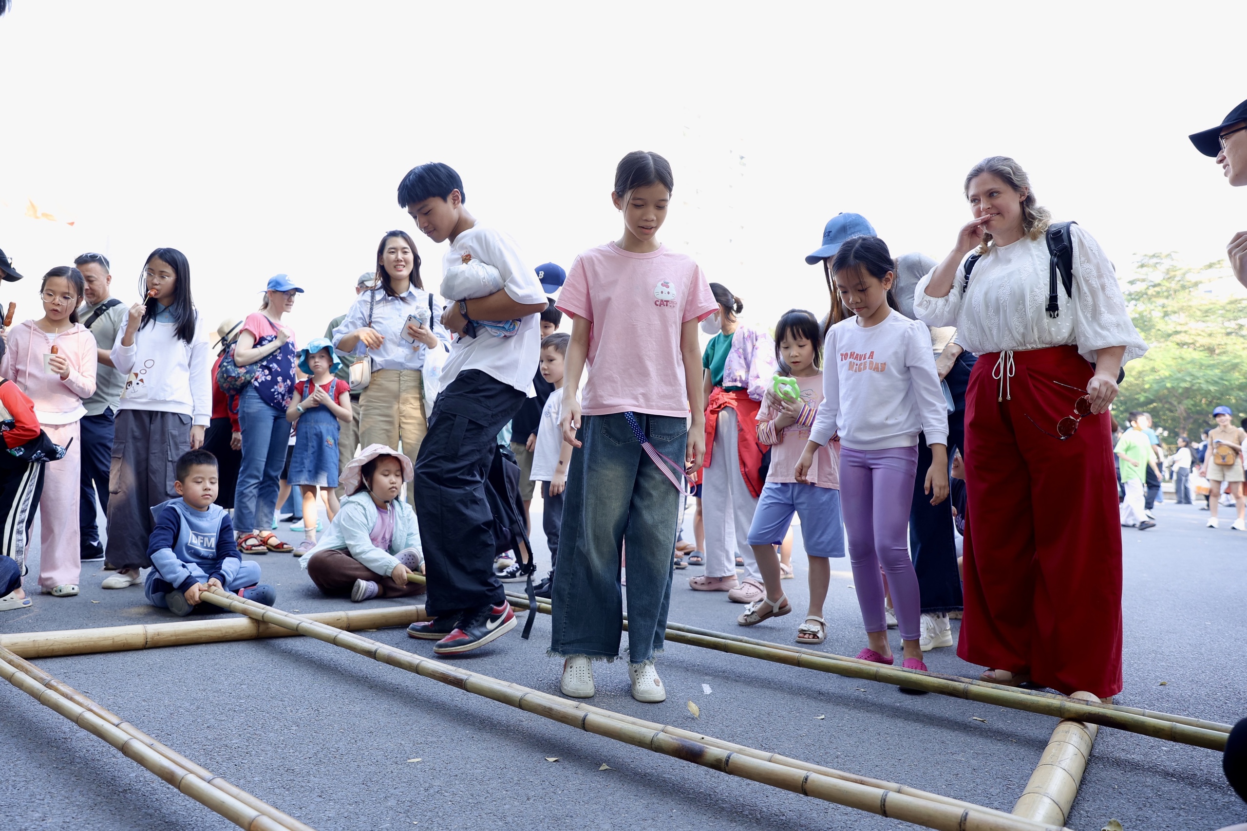 Tưng bừng giao lưu hữu nghị Việt Nam - Mỹ - Ảnh 13.