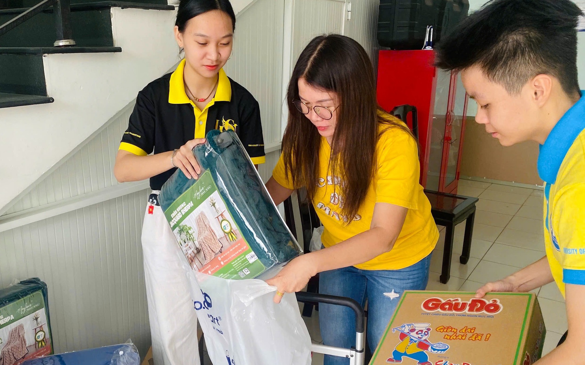 Thiệt hại kinh tế do mưa lũ tăng lên hơn 13.000 tỉ đồng - Ảnh 2.