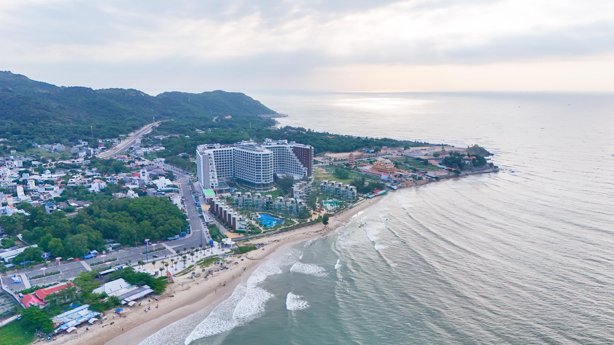 Vì sao chất lượng lưu trú trở thành yếu tố then chốt nâng tầm du lịch Long Hải? - Ảnh 1.