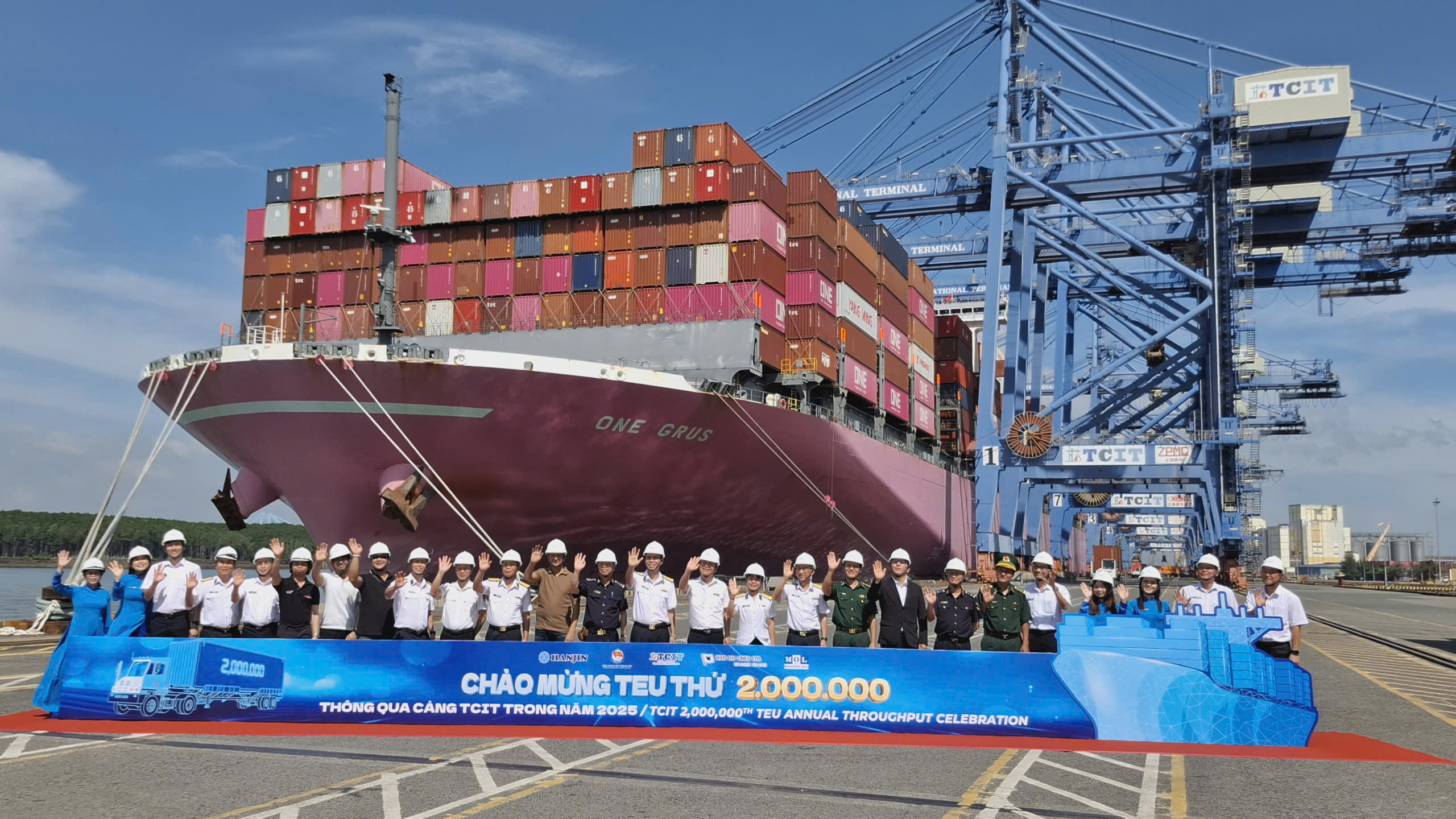 Cảng Quốc tế Tân Cảng - Cái Mép vượt mốc 2 triệu TEU lần thứ ba - Ảnh 1.