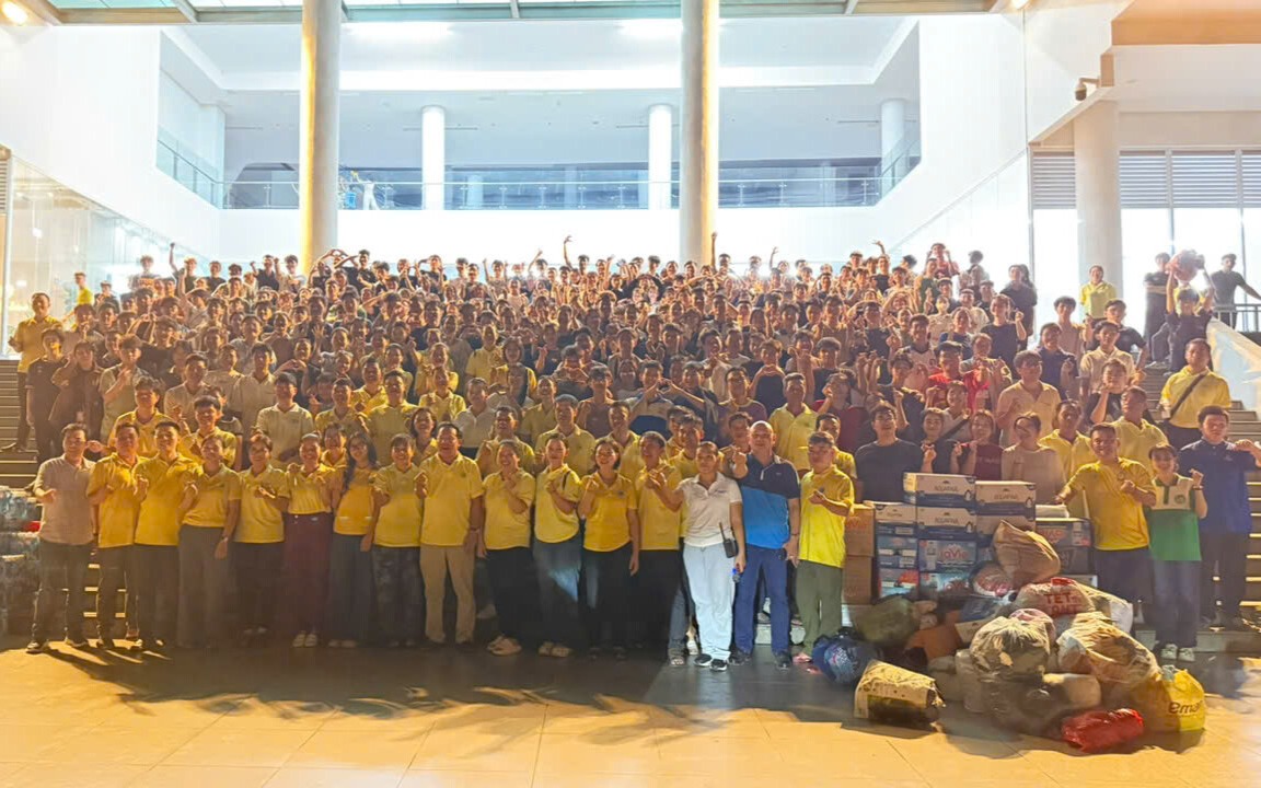 TPHCM hỗ trợ hơn 268 tỉ đồng và hàng ngàn tấn hàng hóa cho bà con vùng bão lũ - Ảnh 8.