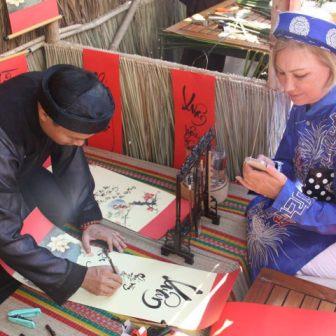 Nghĩ về nghề viết thư pháp Việt - Ảnh 2.