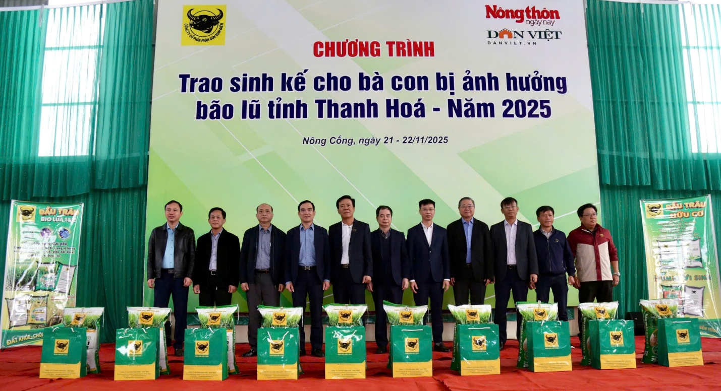 Bình Điền trao 1.600 gói sinh kế giúp nông dân Thanh Hóa tái thiết sản xuất sau bão lũ - Ảnh 2.