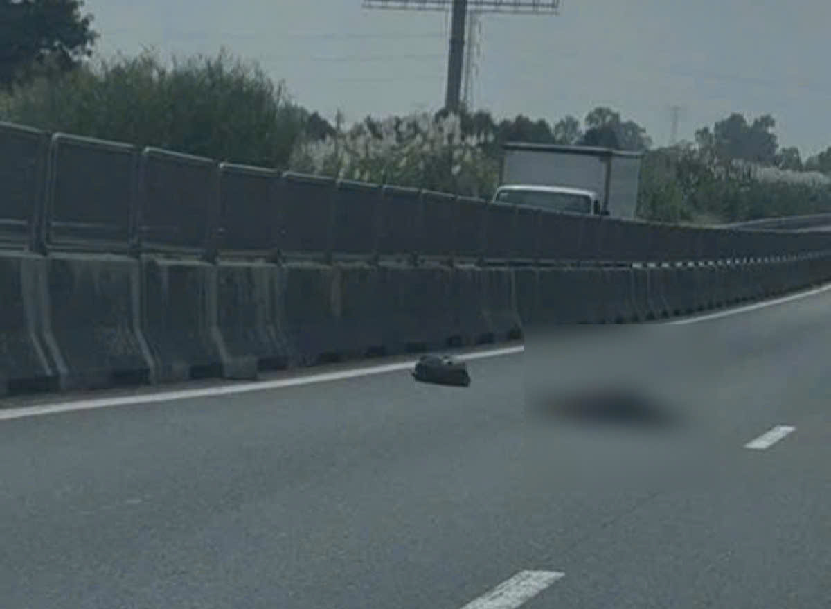 Phát hiện thi thể người nước ngòai trên cao tốc Trung Lương – Mỹ Thuận - Ảnh 2.