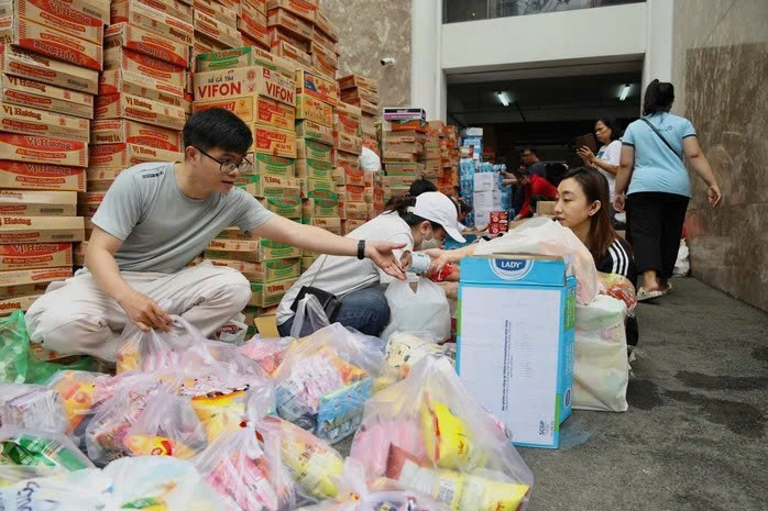 Hộ kinh doanh bị ảnh hưởng lũ lụt được miễn , giảm thuế hỗ trợ phục hồi sản xuất - Ảnh 1. Hộ kinh doanh bị ảnh hưởng lũ lụt được miễn , giảm thuế hỗ trợ phục hồi sản xuất - Ảnh 1.