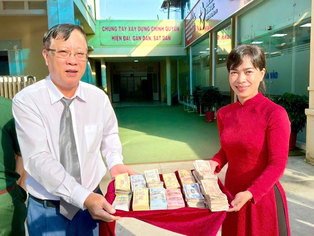 Ba xã Vĩnh Lộc đến Tân Nhựt, Bình Lợi: Nghĩa tình dồn về miền Trung - Ảnh 6.