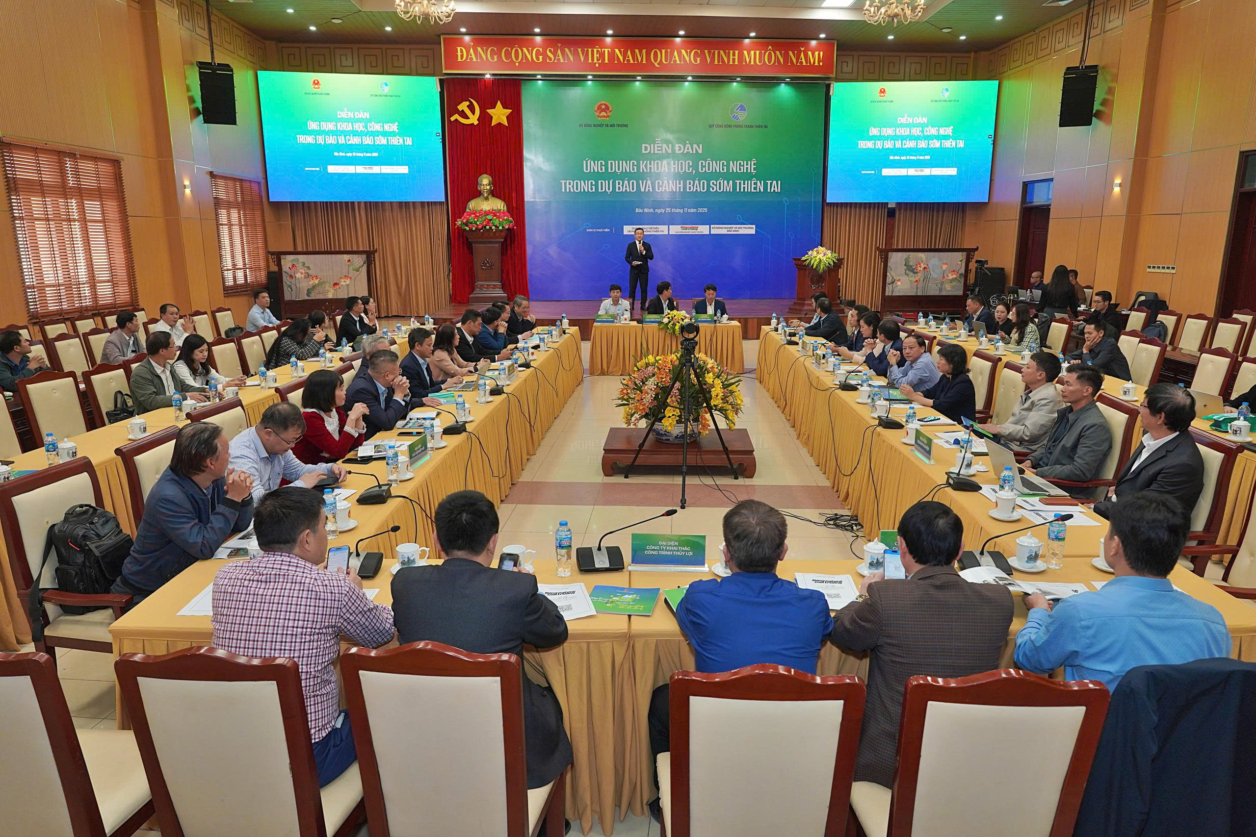 Bão chồng bão lũ chồng lũ gây thiệt hại nặng nề , 409 người chết và mất tích - Ảnh 1.