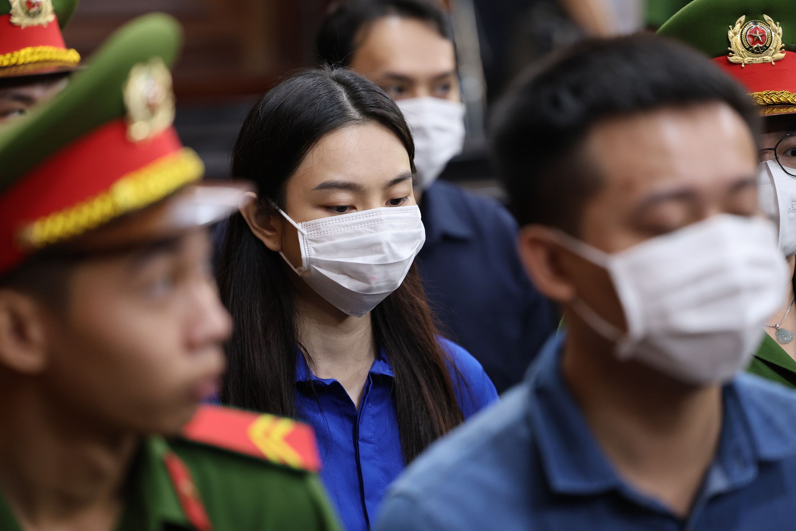 Tòa  án lý giải vì sao không xem xét hành vi sản xuất kẹo Kera trong vụ án Thùy Tiên - Ảnh 1.