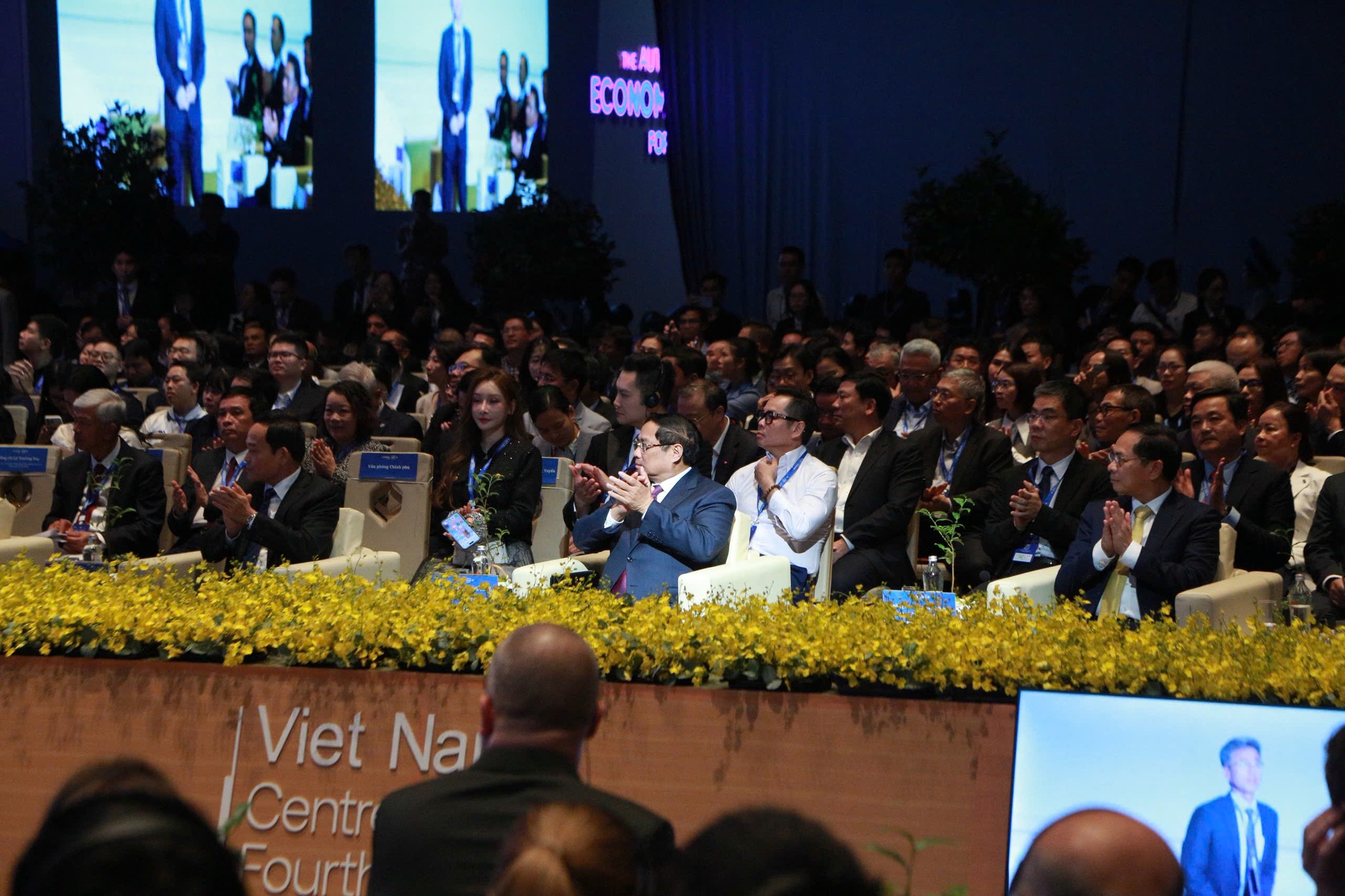 Hình ảnh Thủ tướng Chính phủ Phạm Minh Chính dự Diễn đàn kinh tế mùa thu 2025 - Ảnh 5.