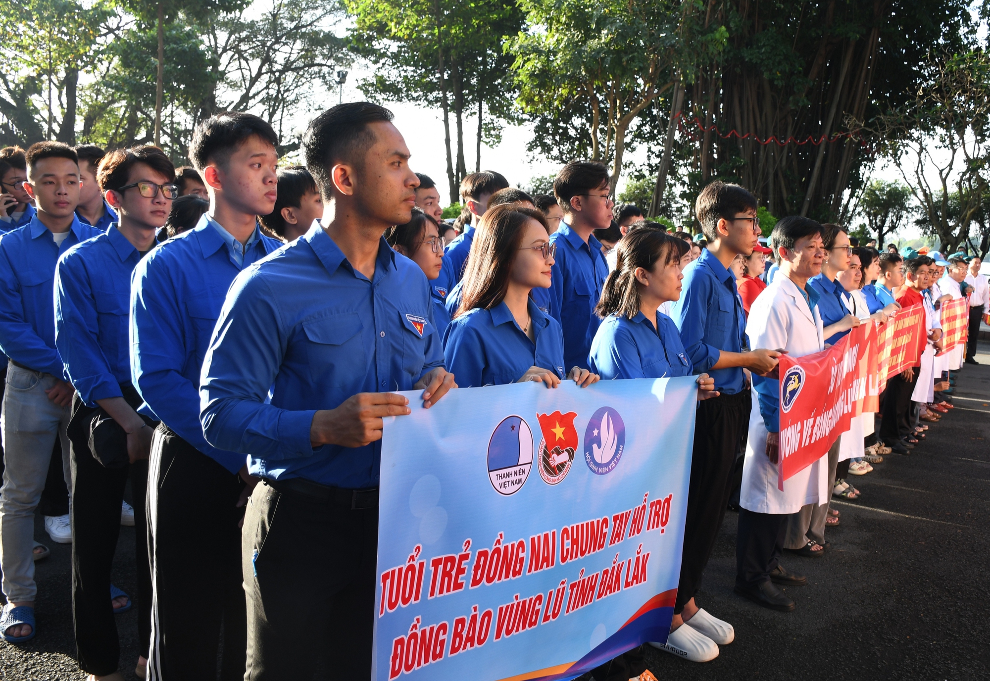 Đồng Nai hỗ trợ Đắk Lắk khắc phục thiên tai với hàng trăm người và vật phẩm cứu trợ - Ảnh 3. Đồng Nai hỗ trợ Đắk Lắk khắc phục thiên tai với hàng trăm người và vật phẩm cứu trợ - Ảnh 3.