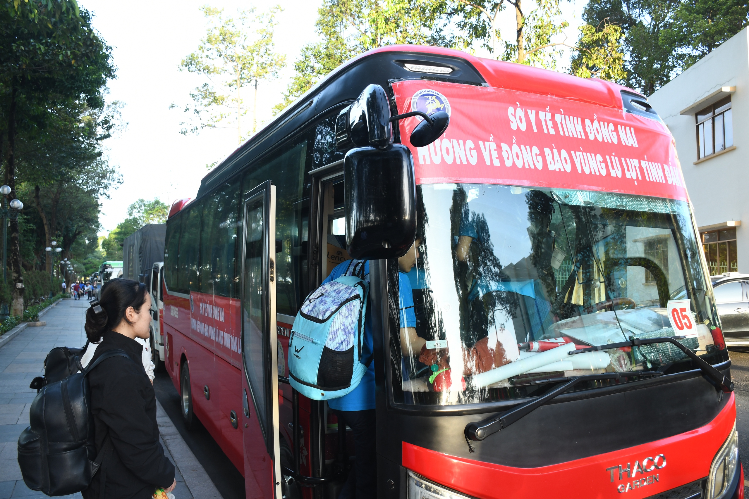 Đồng Nai hỗ trợ Đắk Lắk khắc phục thiên tai với hàng trăm người và vật phẩm cứu trợ - Ảnh 9. Đồng Nai hỗ trợ Đắk Lắk khắc phục thiên tai với hàng trăm người và vật phẩm cứu trợ - Ảnh 9.